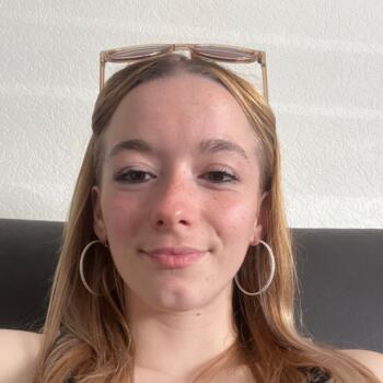 Babysitter in Poperinge: Tiany