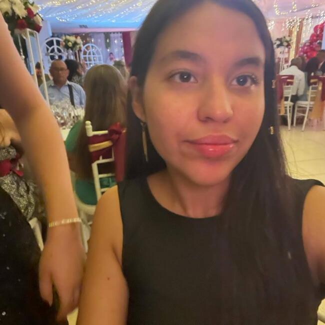 Babysitter in Armenia: Maria Alejandra