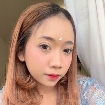 Babysitting job in Oradea: babysitting job Desak Komang Ratna Riski