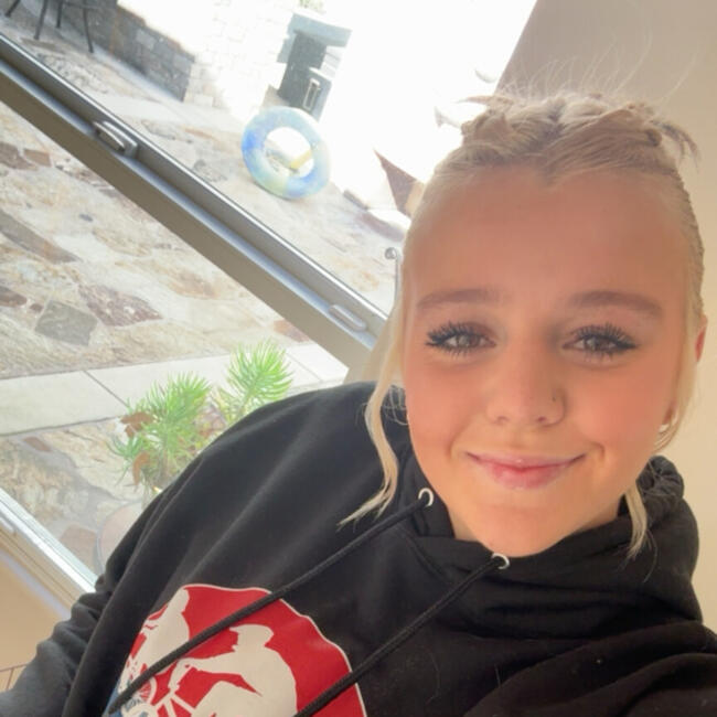 Babysitter in Rancho Cucamonga: Mia