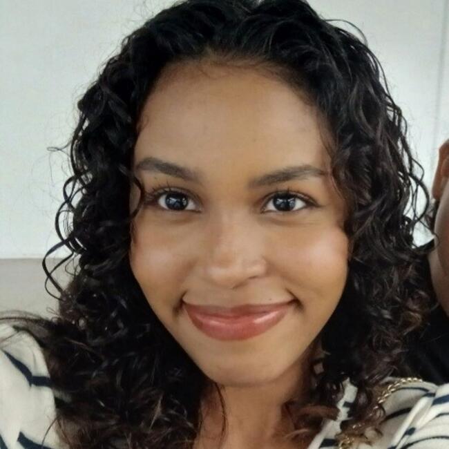 Niñera en David: Alize