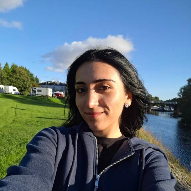 Babysitter in Glasgow: Negin