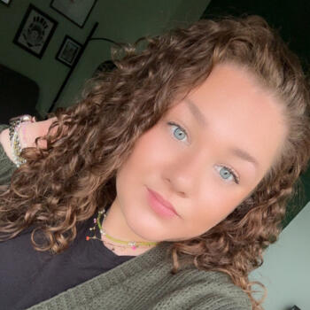 Babysitter in Egham: Zoe