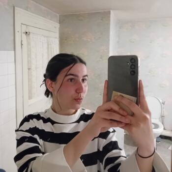 Babysitter in Oullins: Lilly