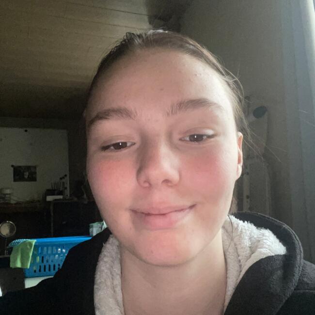 Babysitter in Thuin: Naomy