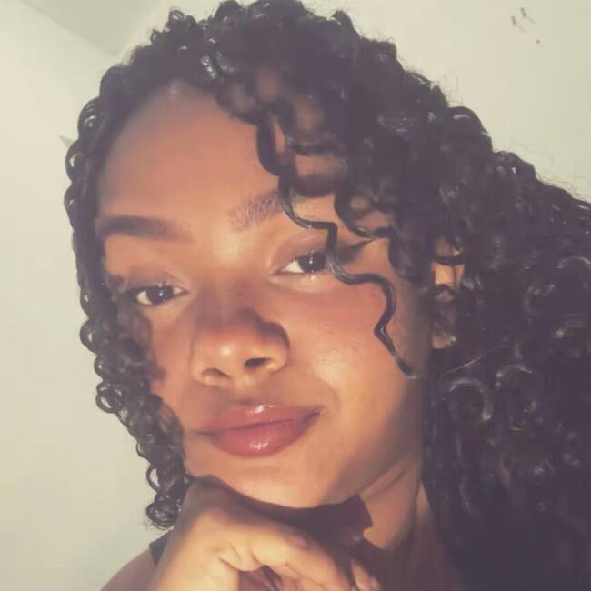 Babá em Itapevi: Emily