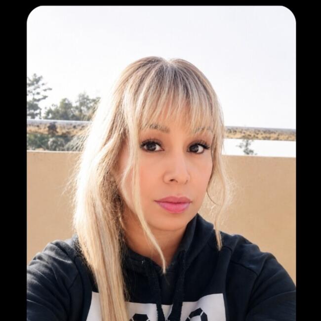 Babysitter in Pilar: Roxana