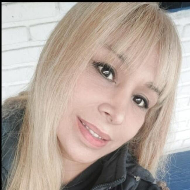Babysitter in Pilar: Roxana