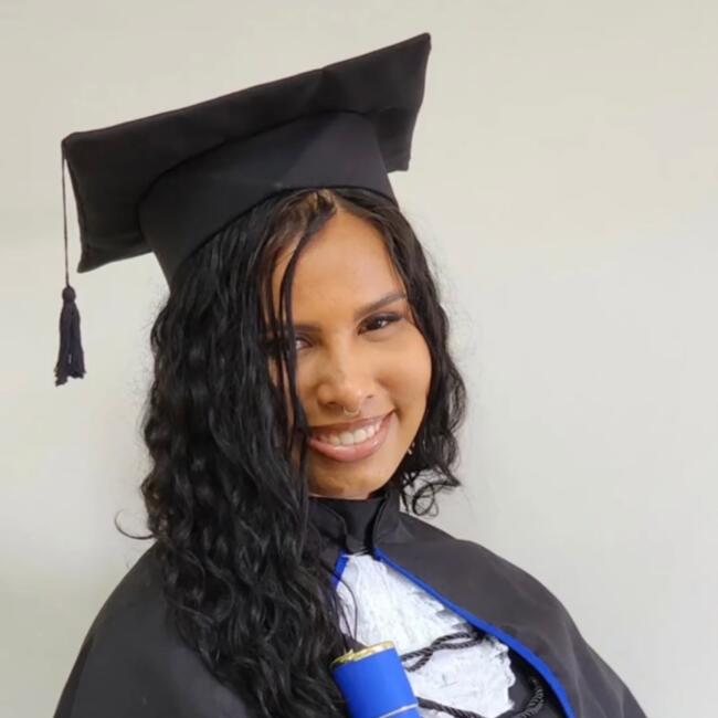 Babysitter in Salvador: Emely Medly