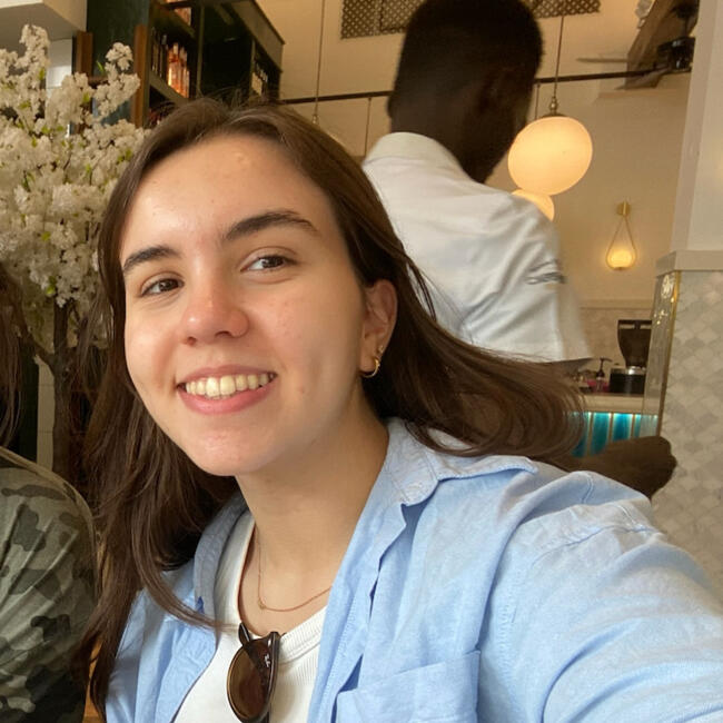 Babysitter em Porto: Júlia