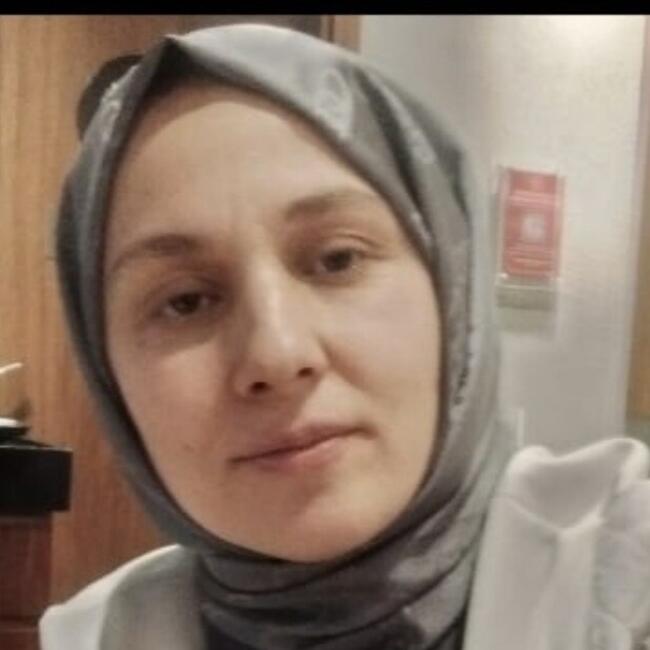 Babysitter in Istanbul: Alya ayten