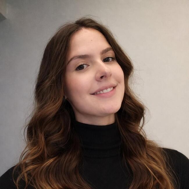 Babysitter in Curitiba: Maria