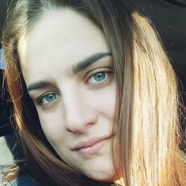 Babysitter in Lumina: Cosmina