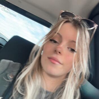 Babysitter in Courcelles: Chrissy