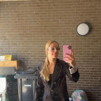 Baby-sitter Stabroek: Kyara