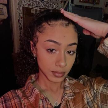 Babysitter in Oklahoma City: Ahlena