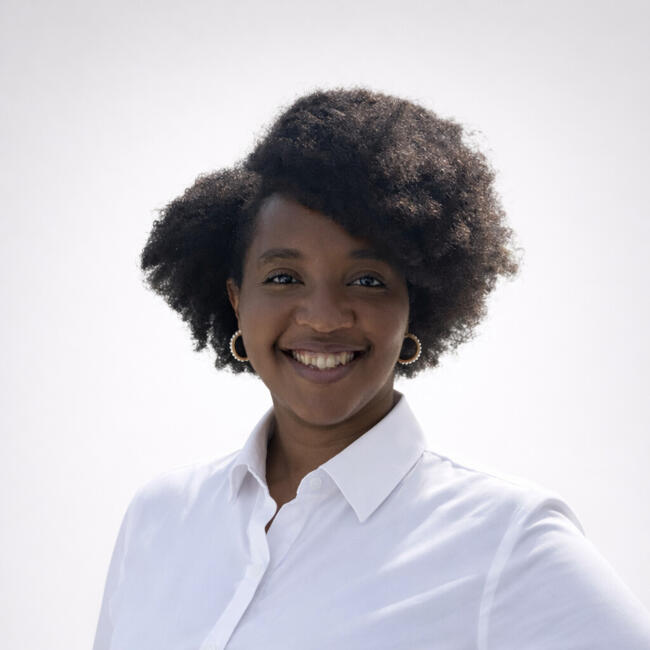 Babysitter in Thiais: Assmina