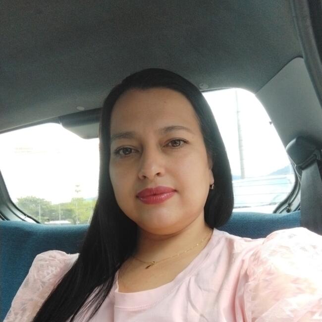 Babysitter in Caldas: Claudia