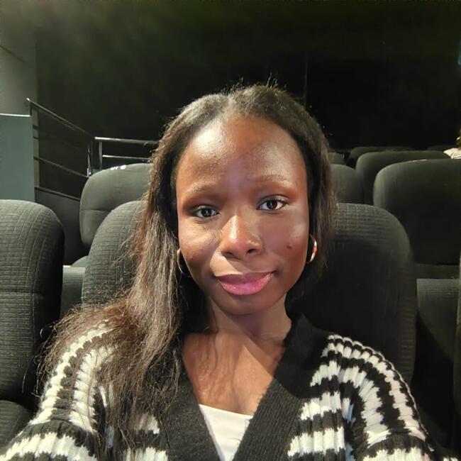 Babysitter in Champs-sur-Marne: Yvette