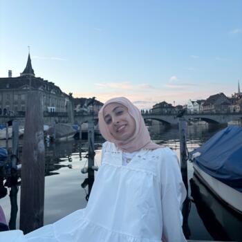 Babysitter in Baden: Zainab