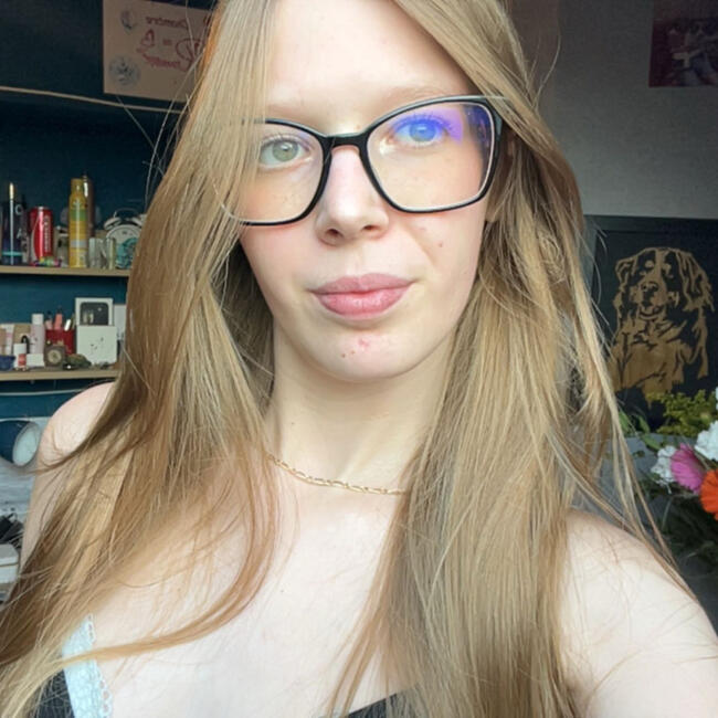 Babysitter in Vallerois-le-Bois: Romane