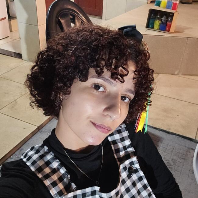 Babysitter in Macaé: Alana