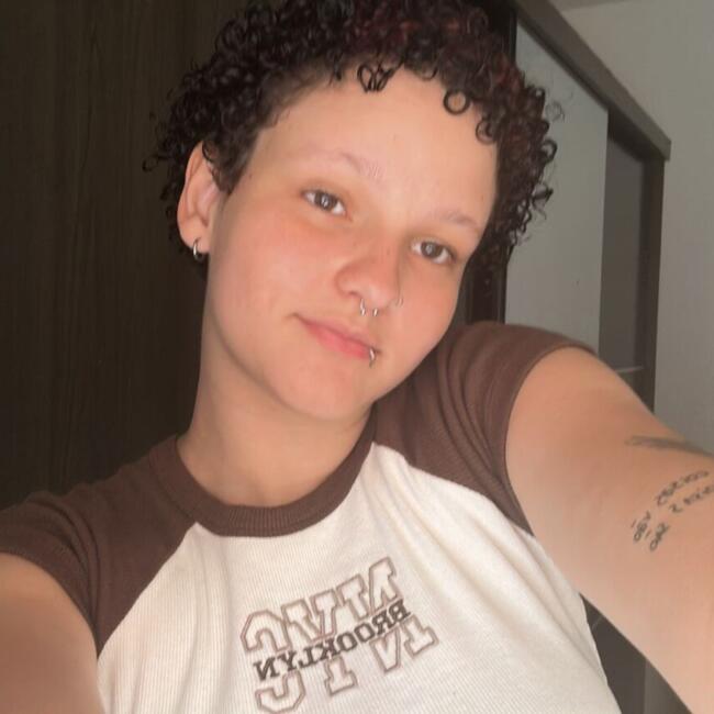 Babysitter in Juiz de Fora: Larissa