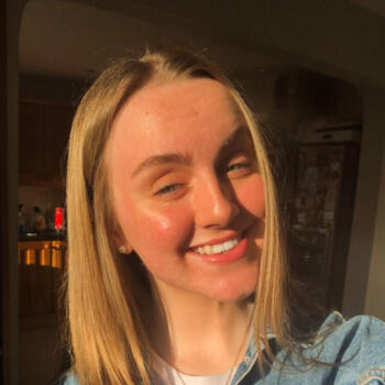 Babysitter in Drogheda: Mia