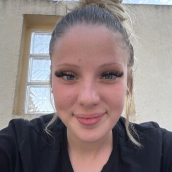Baby-sitter Clouange: Laura