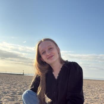 Babysitter in Saint-Pierre-sur-Dives: Chloë