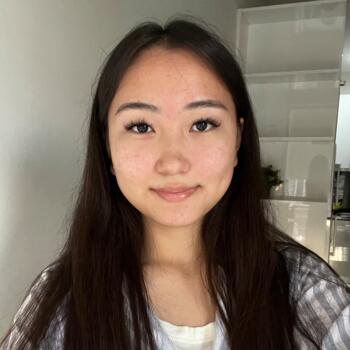 Babysitter in Moskháton: Айым