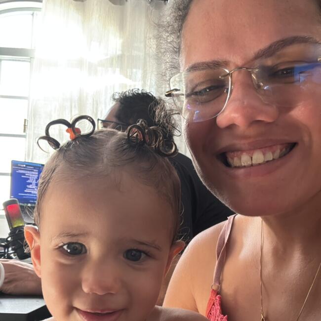 Emprego de babá em Brasília: Elithiane