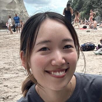 Babysitter in Queenstown: Akari Kimata