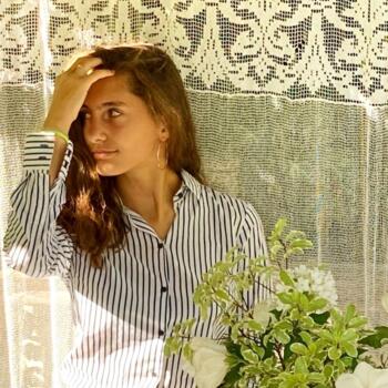 Babysitter in Tours: Laura