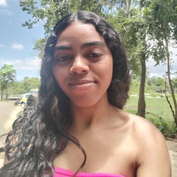 Babysitter in Maricá: Jasmyn