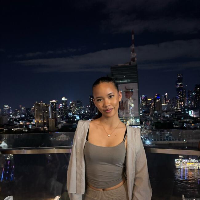 Babysitter in Brake (Unterweser): Athittaya