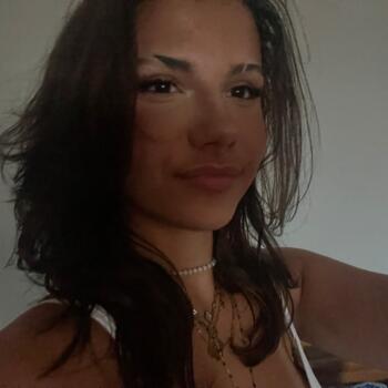 Babysitter in Saint-Ouen: Alice