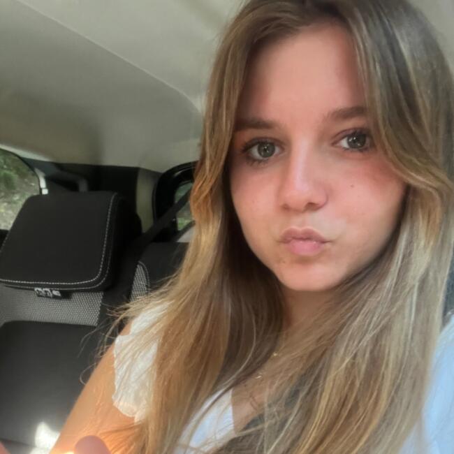 Babysitter in Limoges: Lucie