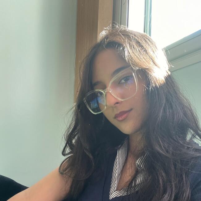 جليسة أطفال في رباط: Amina