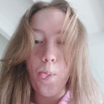 Babysitter in Saint-Amand-Magnazeix: Louna