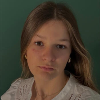 Babysitter in Bonneuil-Matours: Jeanne