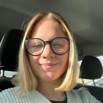 Babysitter in Doué-la-Fontaine: Chloé