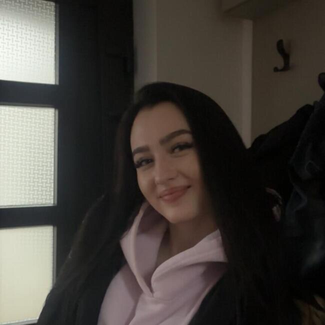 Babysitter in Oradea: Carina