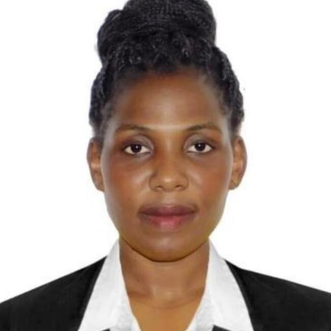 مربية أطفال في دبي: Sarah