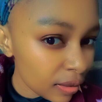 Nanny in Brackenhurst: Nondumiso
