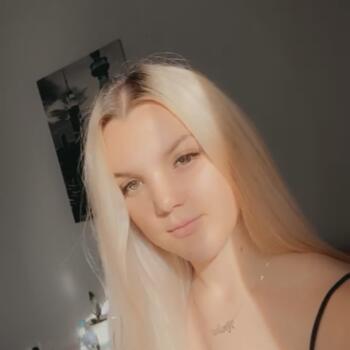 Babysitter in Luton: Karolina