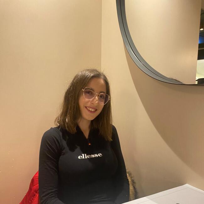 Babysitter in Melun: Elodie