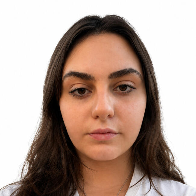 Babysitter in Curitiba: Maryam