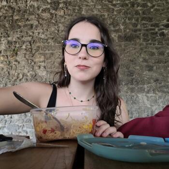 Babysitter in Grenoble: Eline