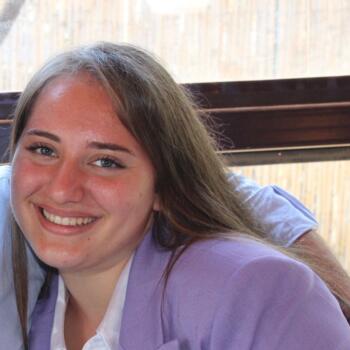 Babysitter a Nettuno: Viola